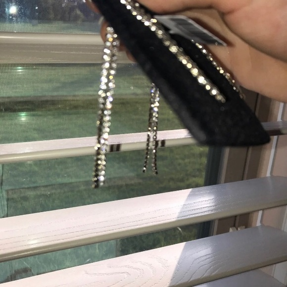 Pair of New Fancy Earrings - Picture 3 of 4